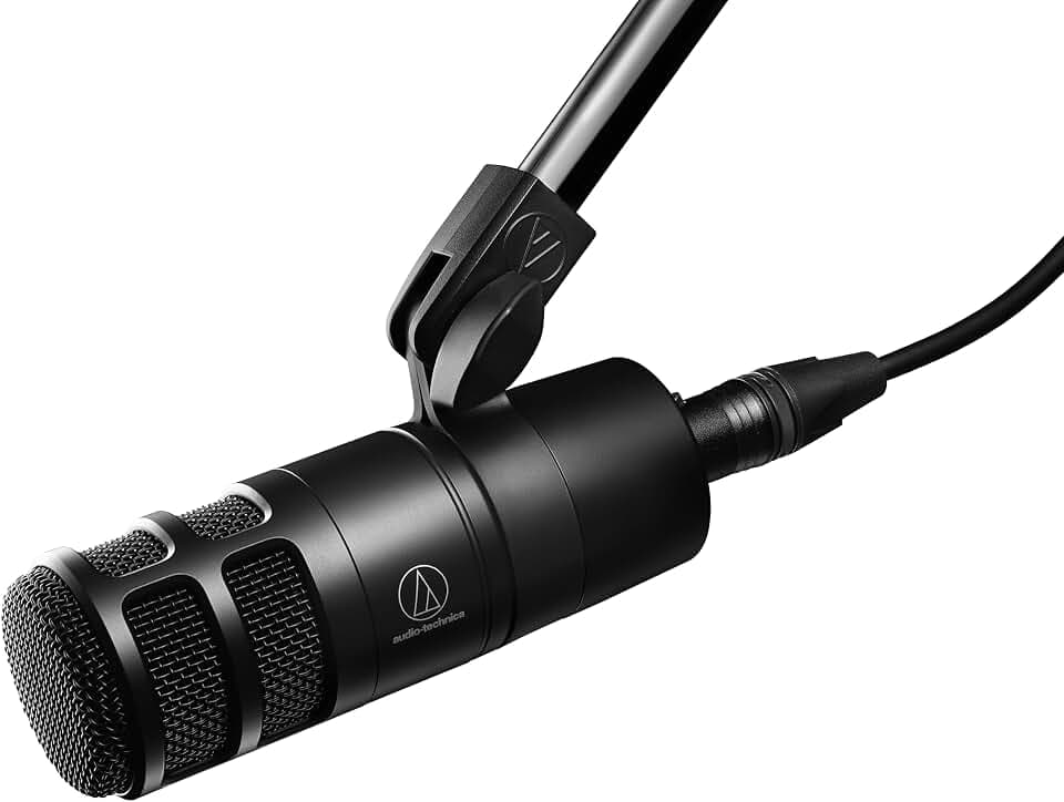 Shure Ultimate XLR Studio Bundle SM7B Legendary Cardioid Dynamic Vocal Microphone for Studio Recording & Podcasting - Radio Broadcast Benchmark (Rev 3)